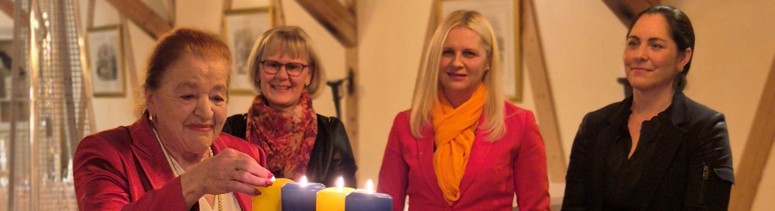 Weihnachtsfeier und feierliche Aufnahme Dr.in Elisabeth Pichler