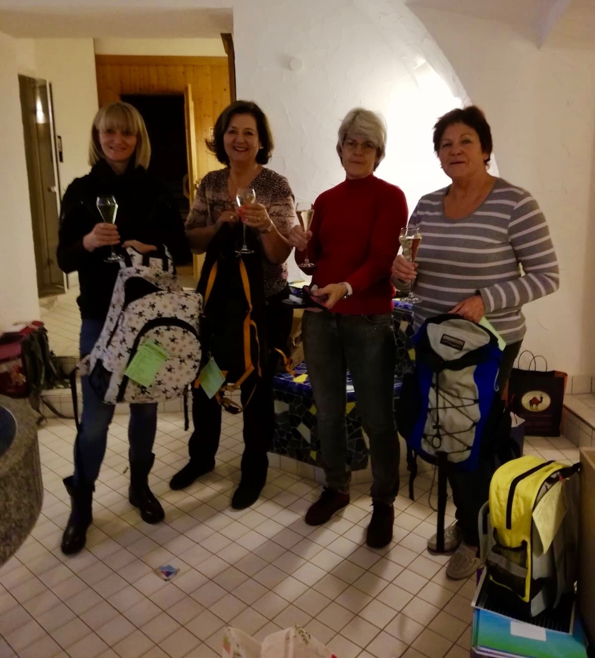 Bildung für Kinder: Rucksack-Projekt ermöglicht Schulbesuch für Kinder in Afrika.