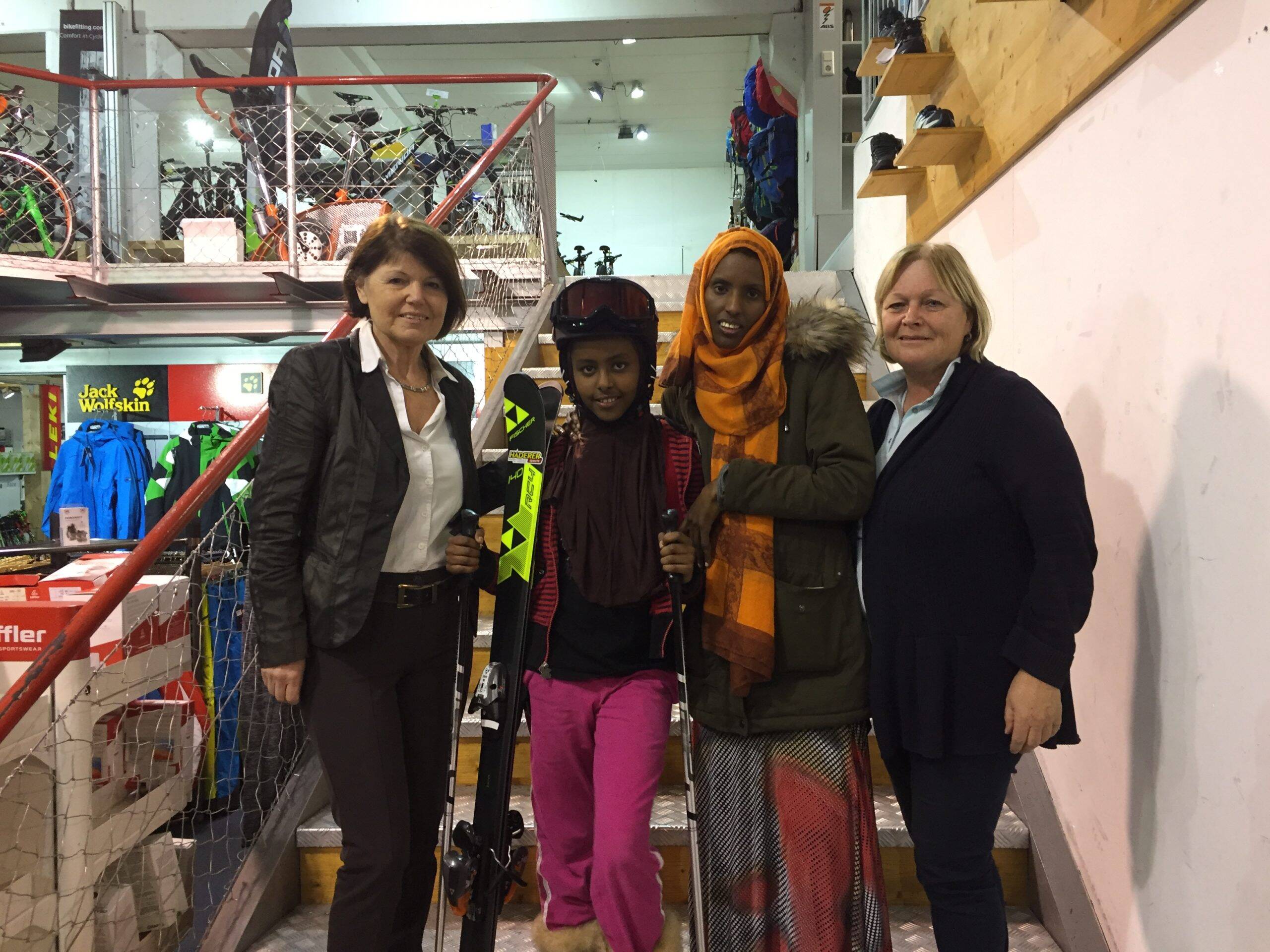 Schiausrüstung für somalisches Mädchen