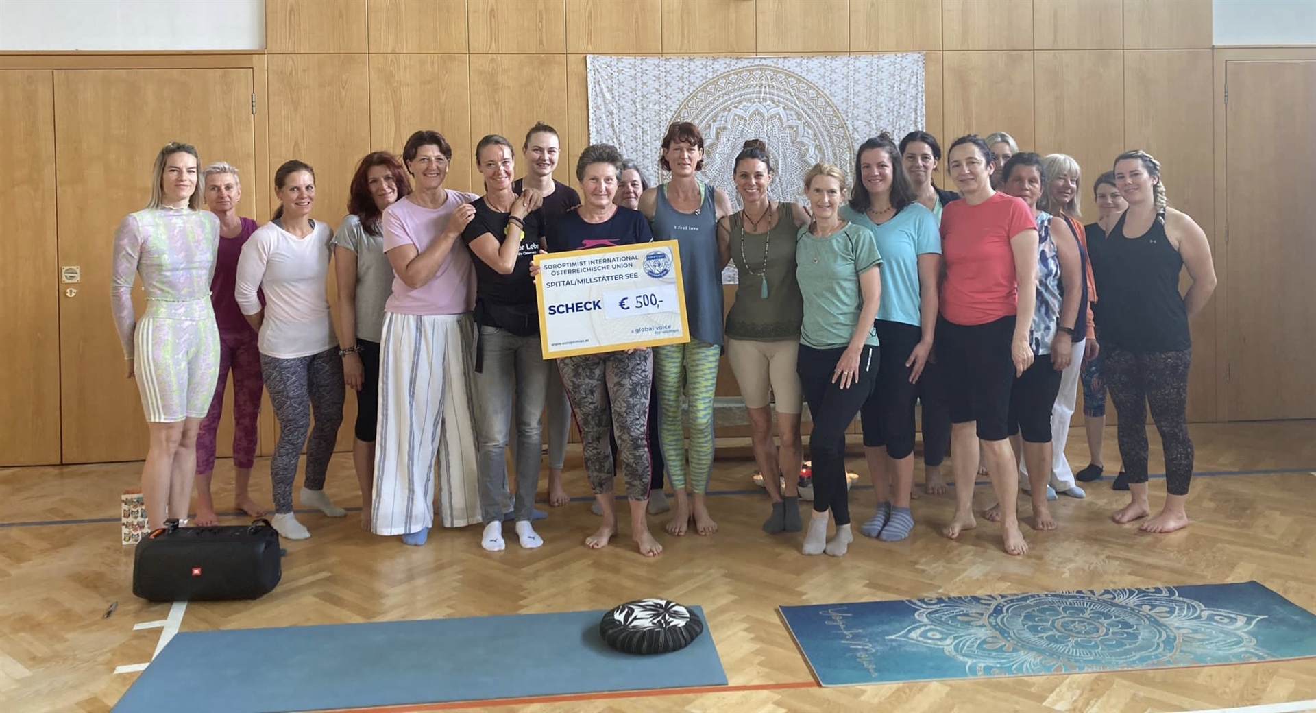 Yogabenefiz für die Leukämiehilfe Österreich