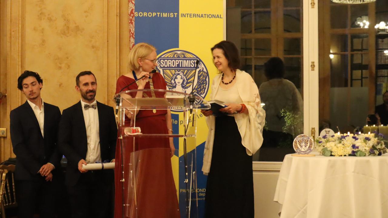 Christiane besucht Paris Fondateur (100 Jahre Feier)