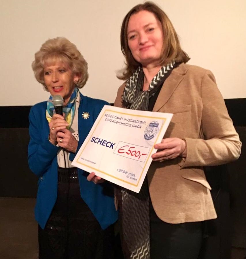 Club Wien Donau unterstützt Bildungsprogramm in Flüchtlingslager!