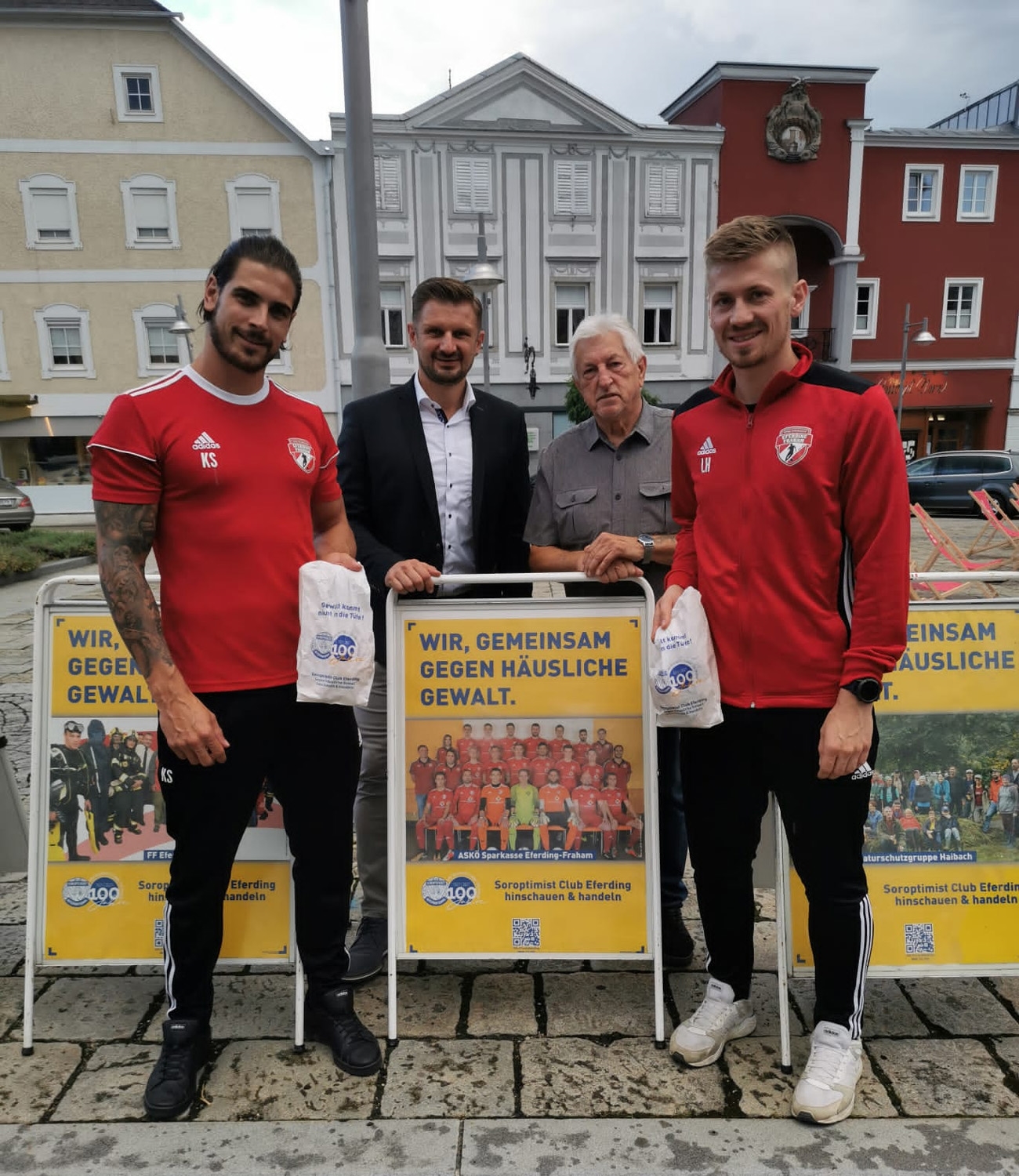 Sackerln und Plakate in Eferding